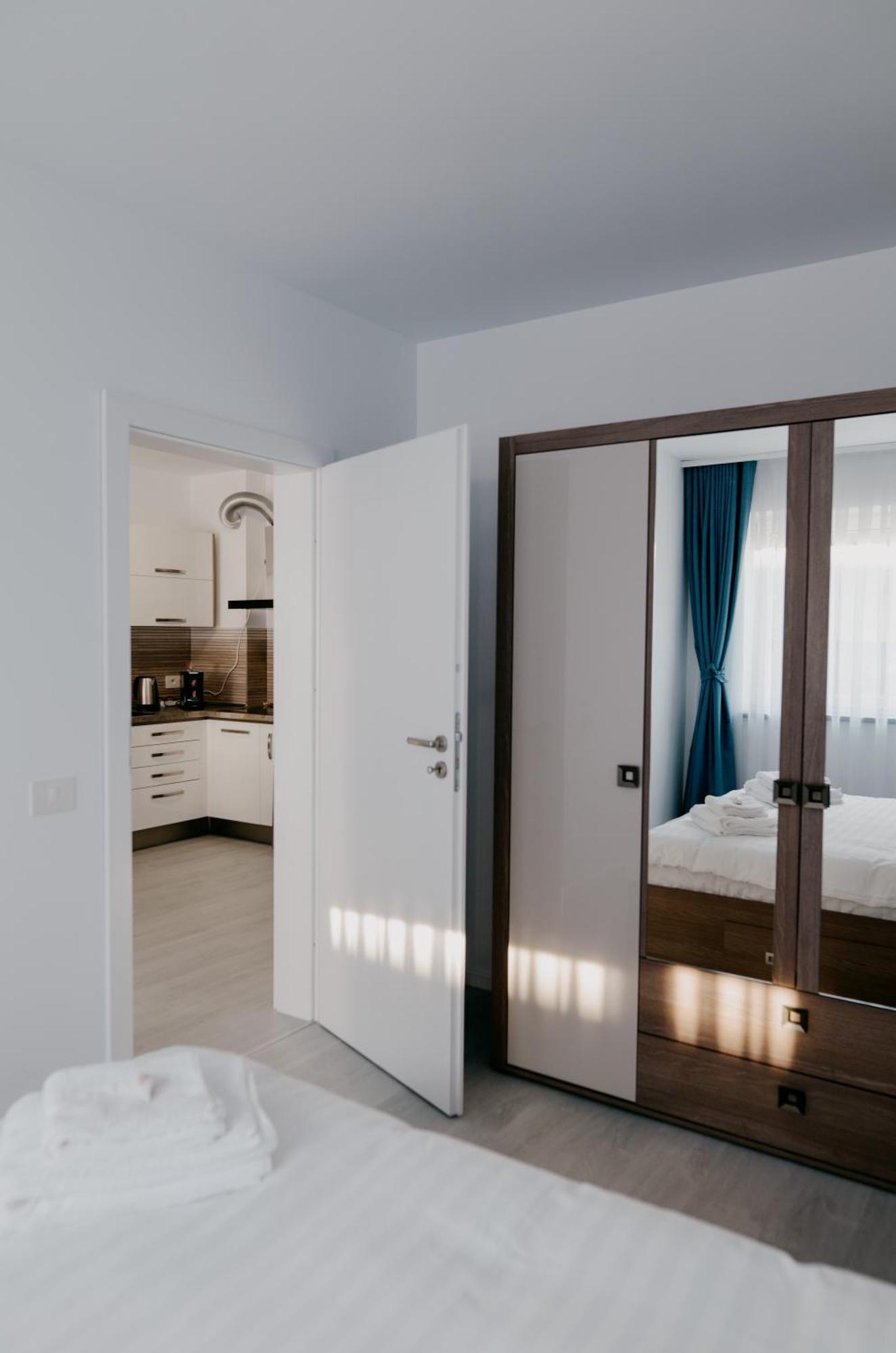 Royal Blue Property Oradea Dış mekan fotoğraf