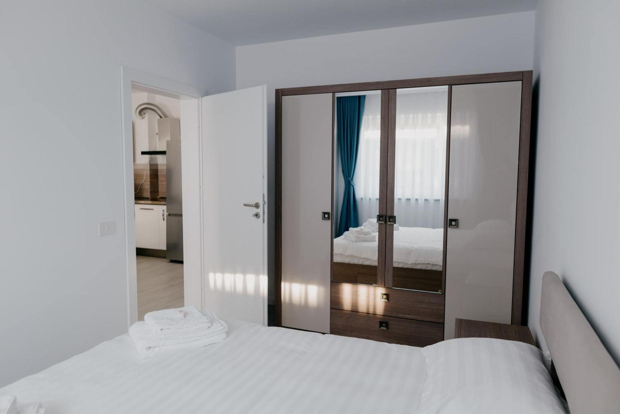 Royal Blue Property Oradea Dış mekan fotoğraf